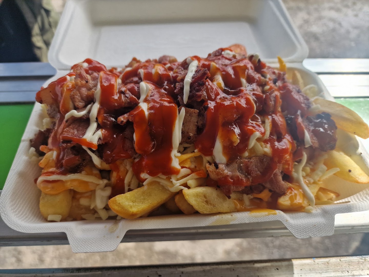 Fully loaded burger van · Photos 1